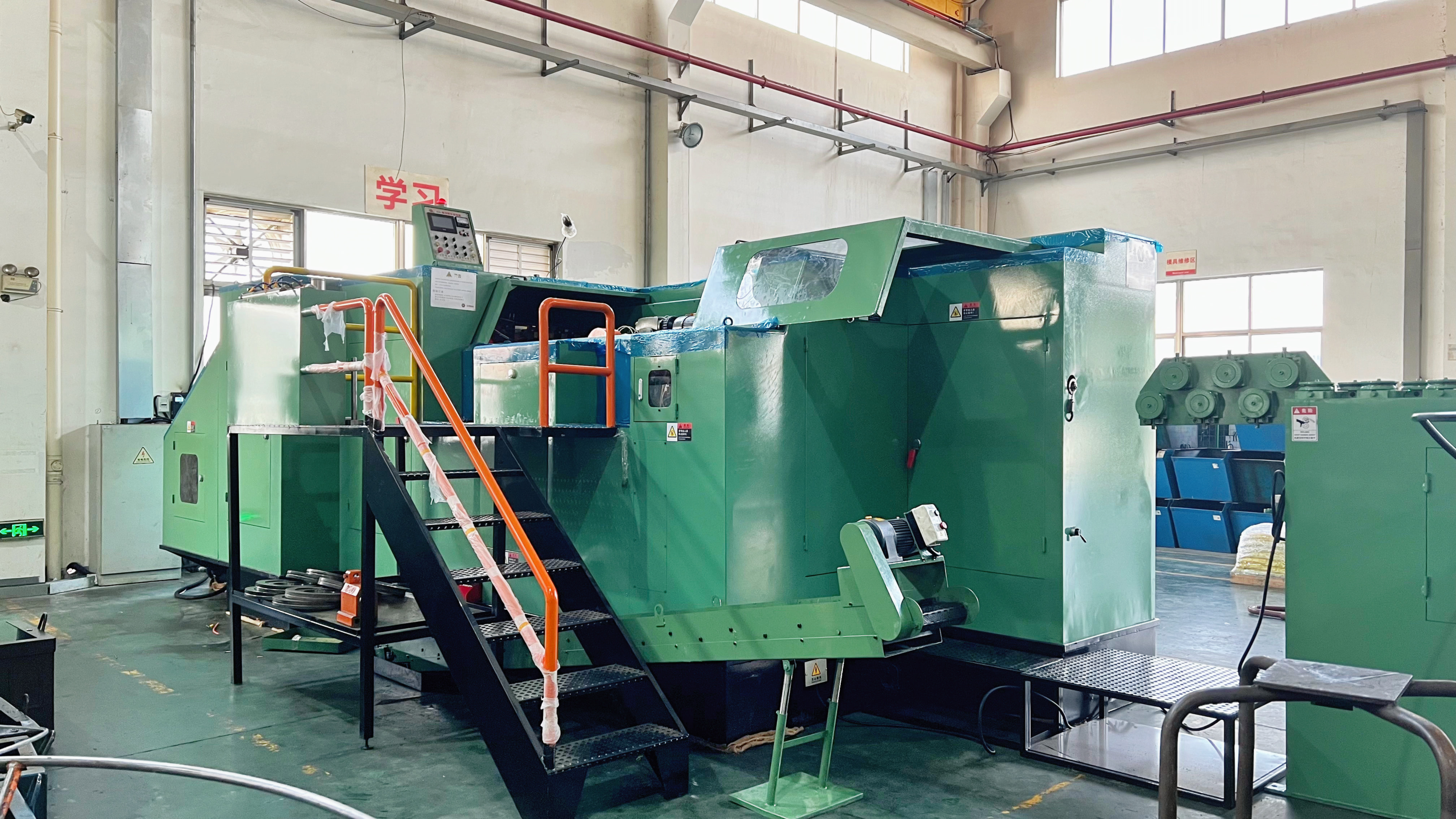 Îmbunătățindu-ne uneltele, perfecționându-ne meșteșugurile: Jinsixi introduce mașina cu cap la rece 24B pentru a produce elemente de fixare de dimensiuni mari